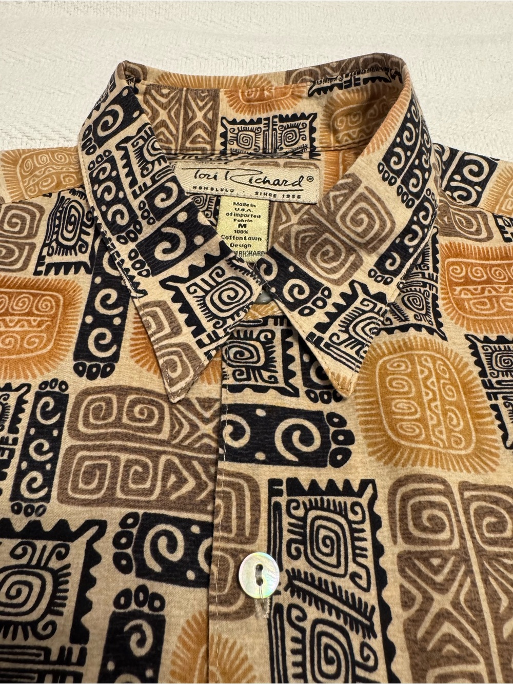 Tori Richard Hawaiian Short-Sleeve Button-Down - Picture 5 of 12